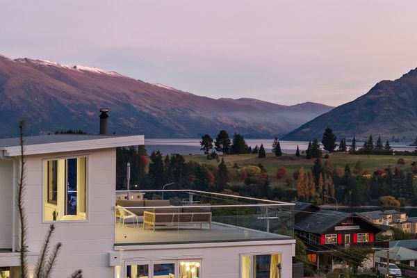 Queenstown Hill House – Full House, Studio & Apartment