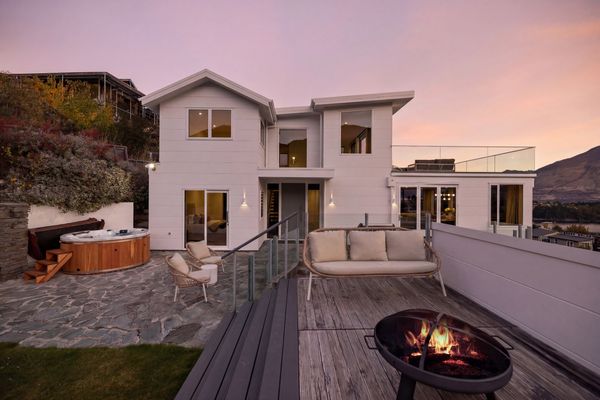 Queenstown Hill House – Full House, Studio & Apartment