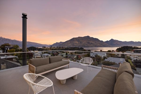 Queenstown Hill House – Full House, Studio & Apartment