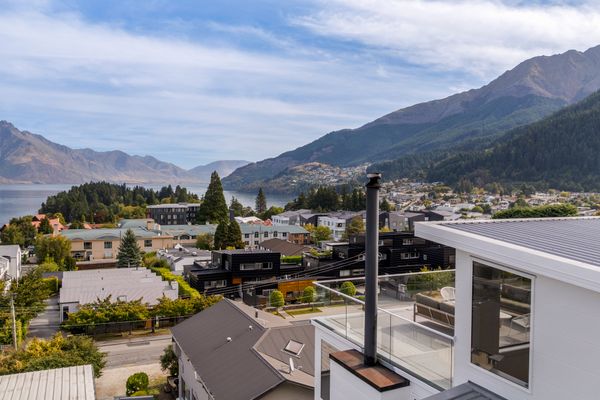 Queenstown Hill House – Full House, Studio & Apartment