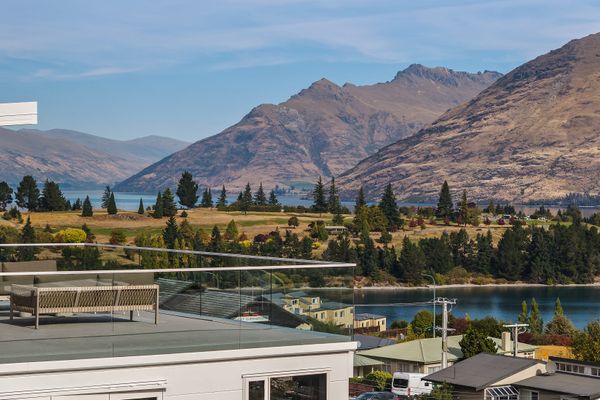 Queenstown Hill House – Full House, Studio & Apartment