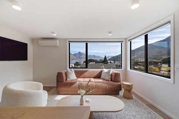 Queenstown Hill House – Full House, Studio & Apartment