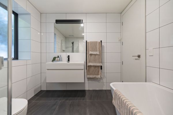 Queenstown Hill House – Full House, Studio & Apartment