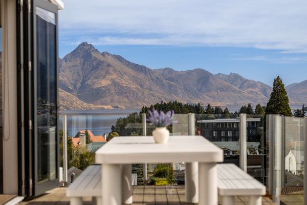 Queenstown Hill House – Full House, Studio & Apartment