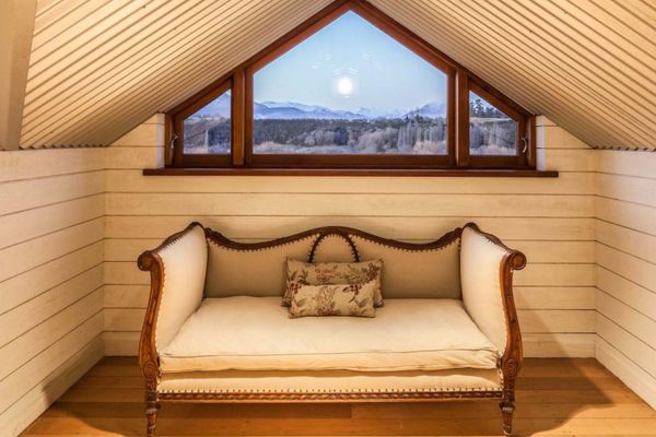 Toi Point Lodge