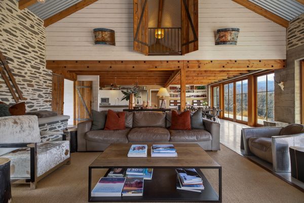 Toi Point Lodge