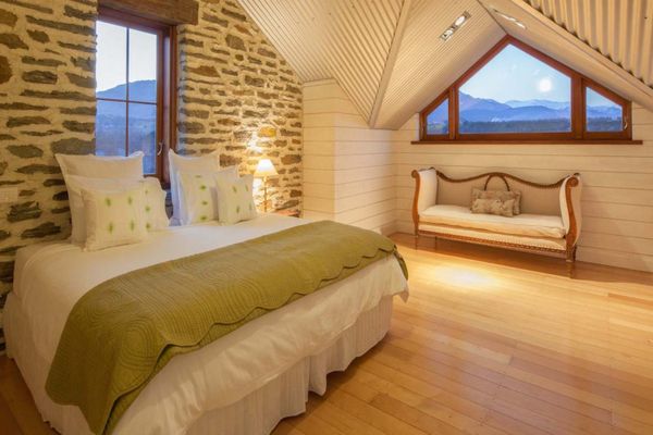 Toi Point Lodge