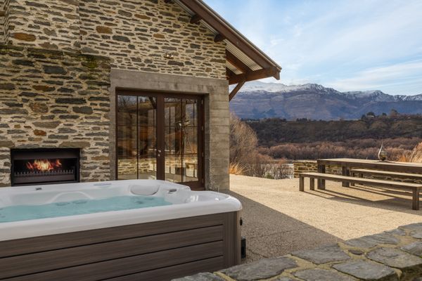 Toi Point Lodge