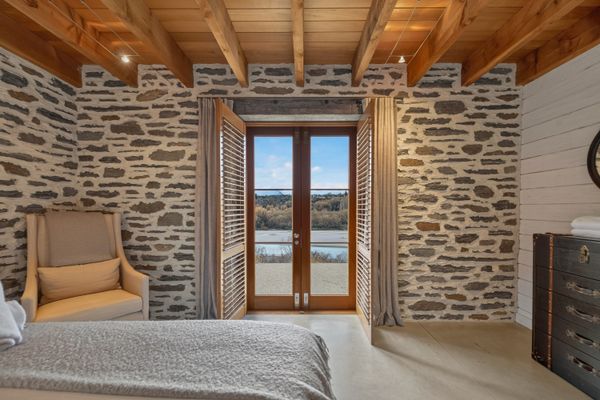 Toi Point Lodge
