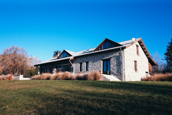 Toi Point Lodge