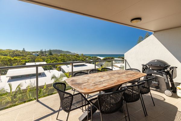 Balcony Dining