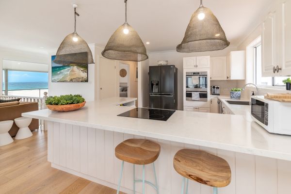 Modern Kitchen with Breakfast Bar