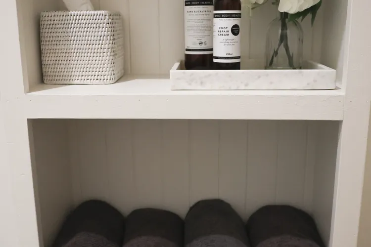 Clements Cottage on Main St. BARE bnb by Bare Body Beauty co.