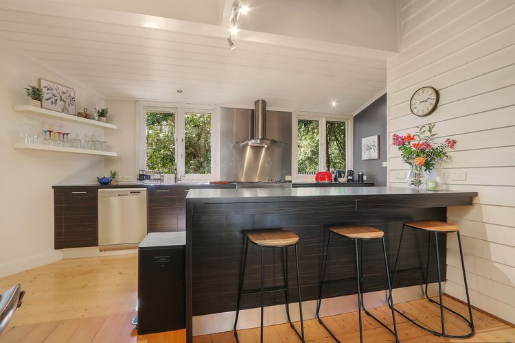 Marianna’s Lakeside Cottage