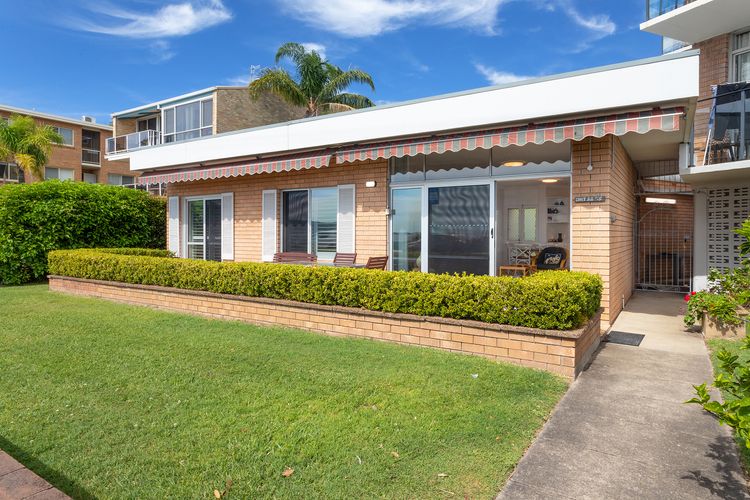 Bella Vista, Unit 22/19 Shoal Bay Road