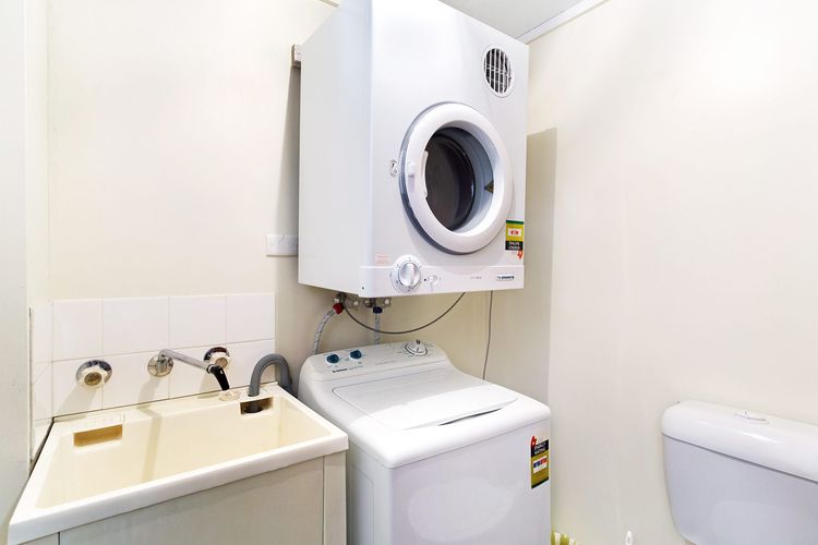 Macadamia Court, 2/8 Government Road