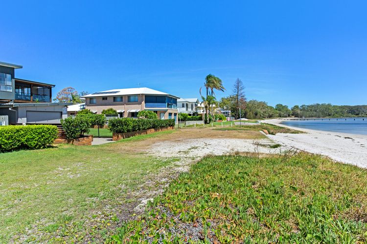 Waterfront at Sunset Boulevard, 26 Sunset Boulevard