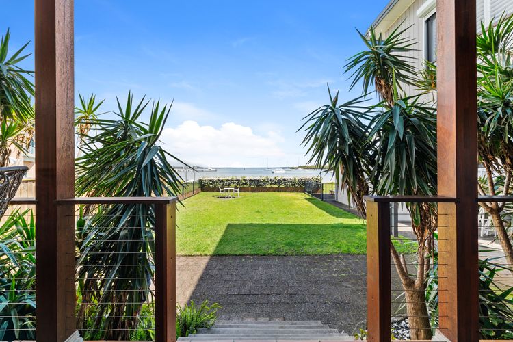 Waterfront at Sunset Boulevard, 26 Sunset Boulevard