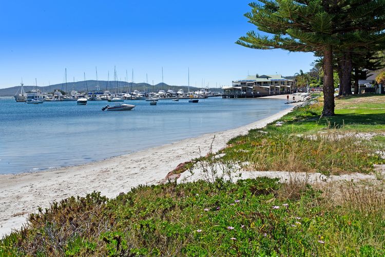 Waterfront at Sunset Boulevard, 26 Sunset Boulevard