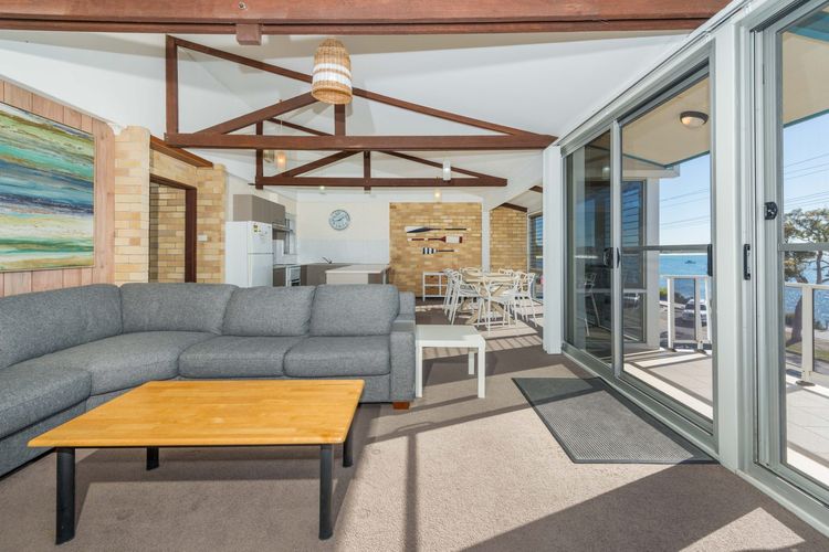 Castaways, Unit 8/17 Shoal Bay Road