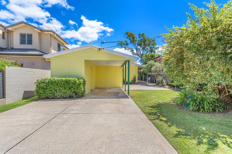 Sandy Shores, 18 Corlette Point Road