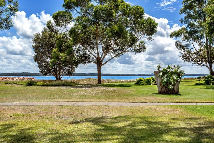 Sandy Shores, 18 Corlette Point Road