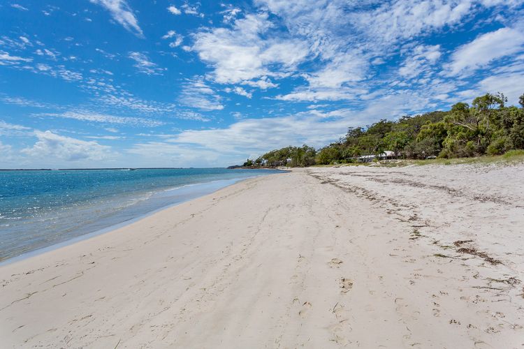 Sandy Shores, 18 Corlette Point Road