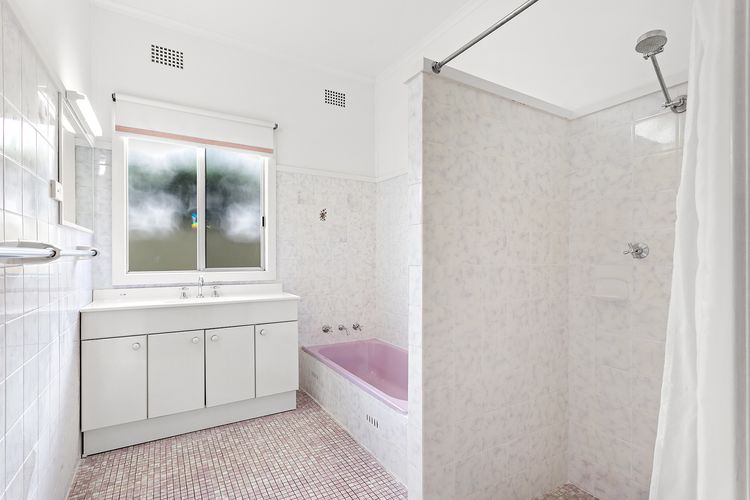 Sandy Shores, 18 Corlette Point Road