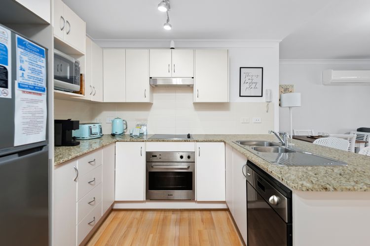 Shoal Bay Beach Apartments, Unit 6/2 Shoal Bay Road