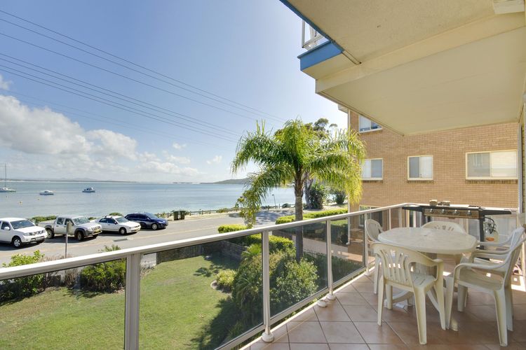 Castaways, Unit 4/17 Shoal Bay Road