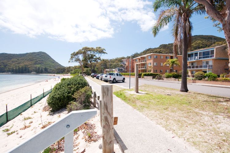 Castaways, Unit 4/17 Shoal Bay Road