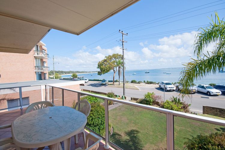 Castaways, Unit 4/17 Shoal Bay Road