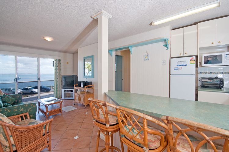 Castaways, Unit 4/17 Shoal Bay Road