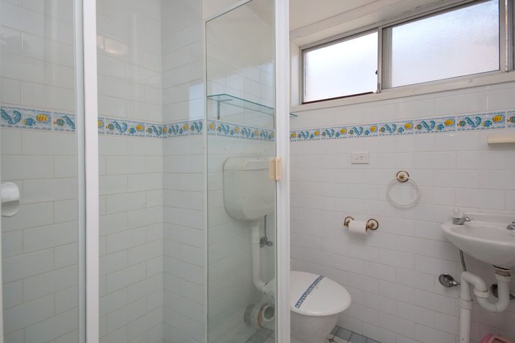 Castaways, Unit 4/17 Shoal Bay Road