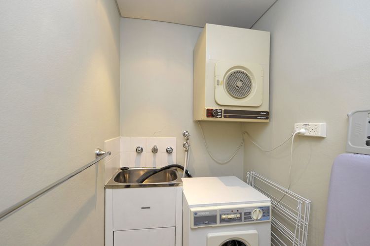 Del Rae, Unit 12/25 Shoal Bay Road