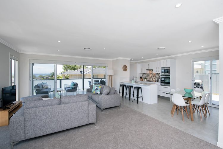 Signature House, 52 Saratoga Avenue