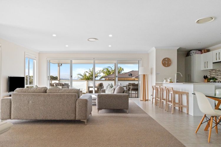 Signature House, 52 Saratoga Avenue