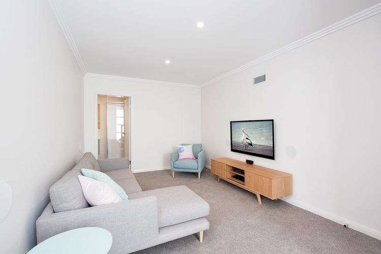 Signature House, 52 Saratoga Avenue