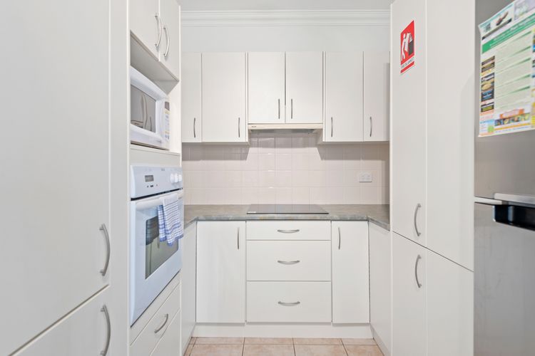 The fully equipped kitchen includes a handy dishwasher