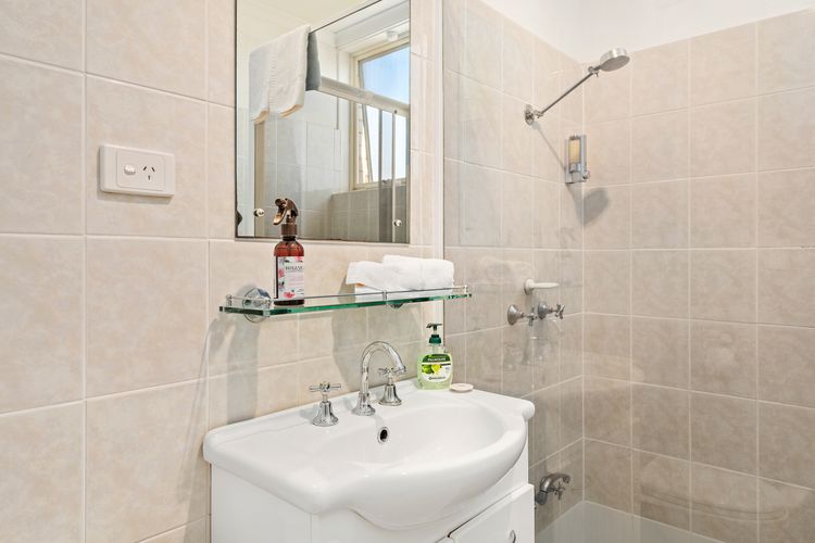 Little Hut, Unit 3/20 Kurrawa Close