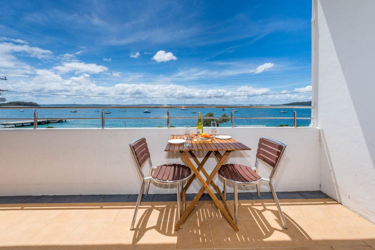 Del Rae, Unit 8/25 Shoal Bay Road