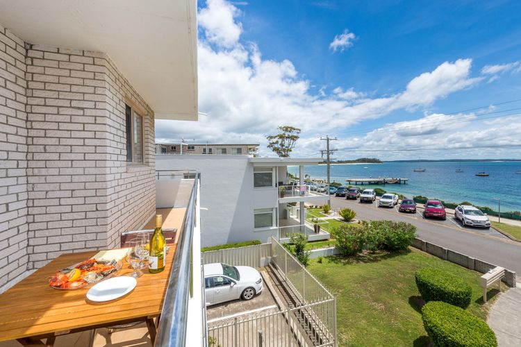Del Rae, Unit 8/25 Shoal Bay Road