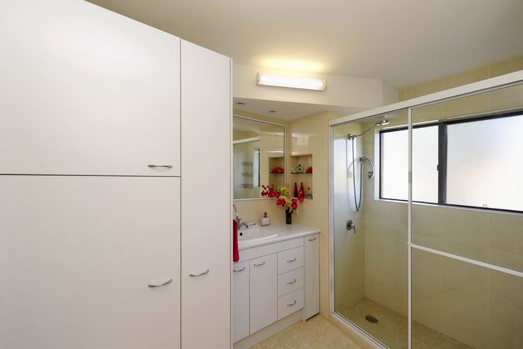 Shoreline, Unit 2/1 Intrepid Close