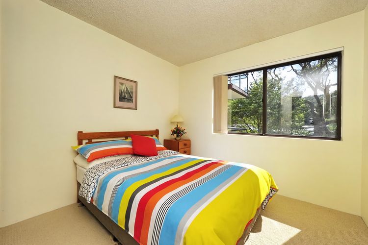 Shoreline, Unit 2/1 Intrepid Close