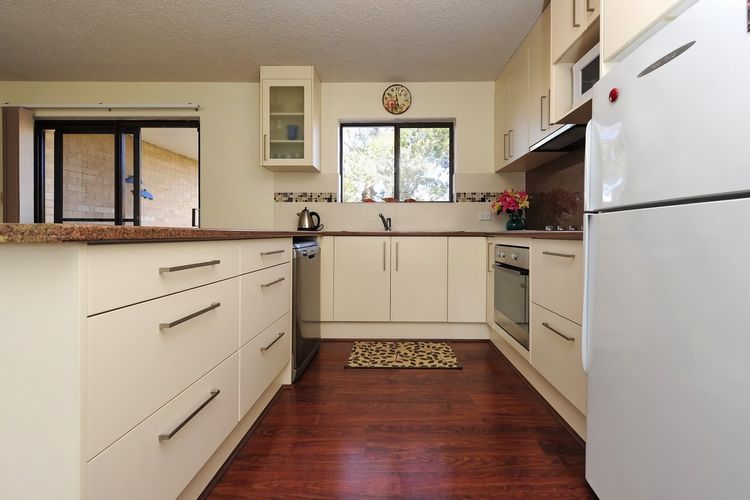 Shoreline, Unit 2/1 Intrepid Close