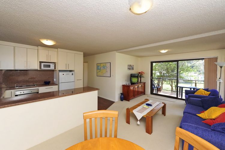 Shoreline, Unit 2/1 Intrepid Close