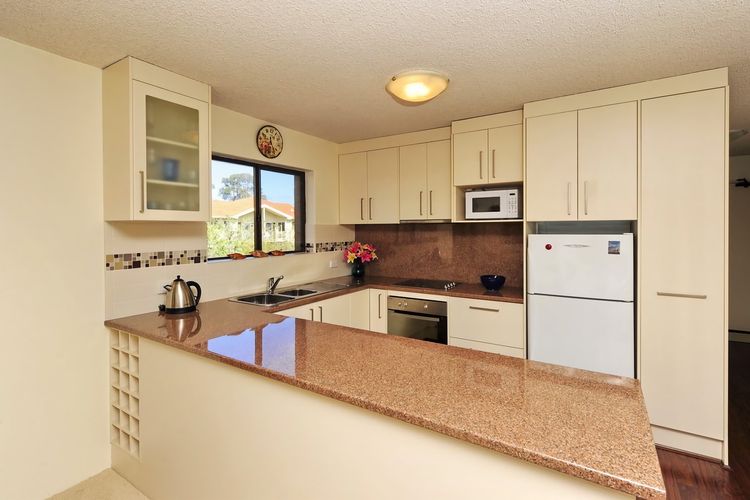 Shoreline, Unit 2/1 Intrepid Close