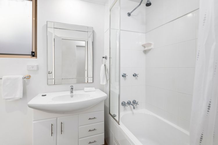 Del Rae, Unit 15/25 Shoal Bay Road