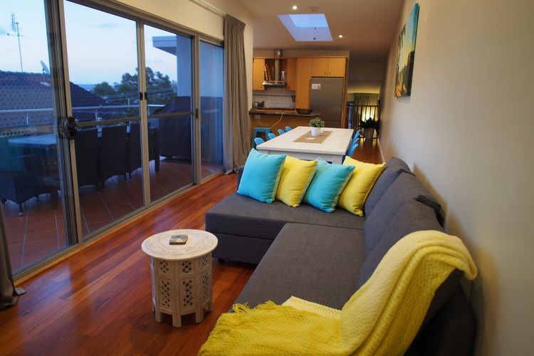 Pollys’ View, 117A Government Road