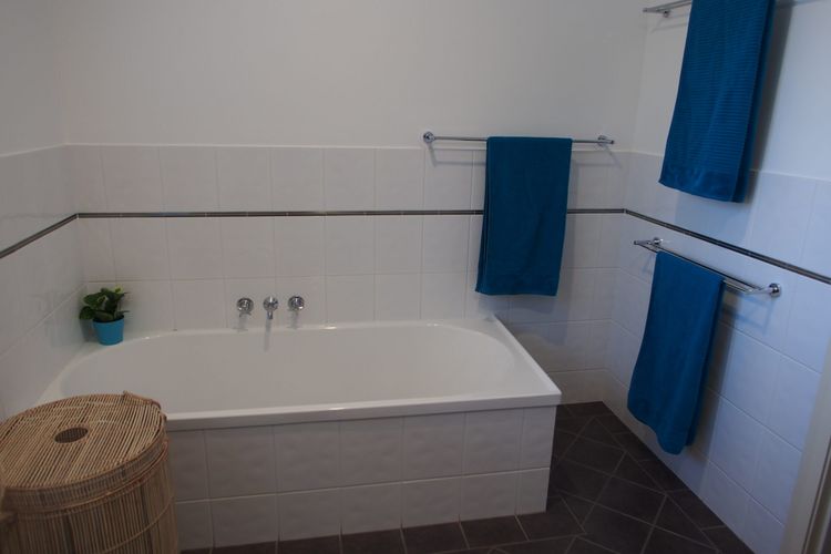 Pollys’ View, 117A Government Road